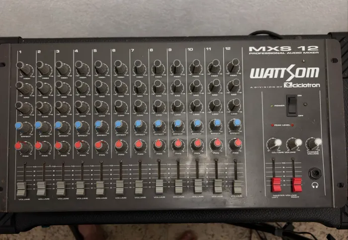 Mesa de Som Analógica Wattsom MSX 12 - Clássica e Funcionando