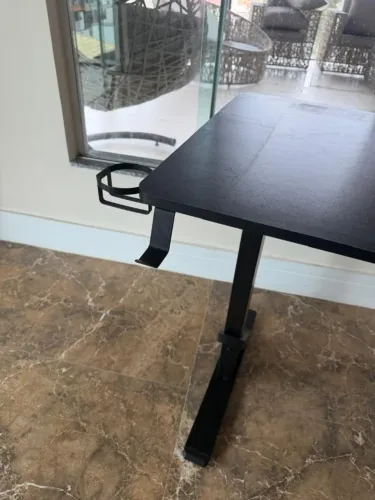 ? Mesa Gamer com Regulagem de Altura - 136 cm - Preta