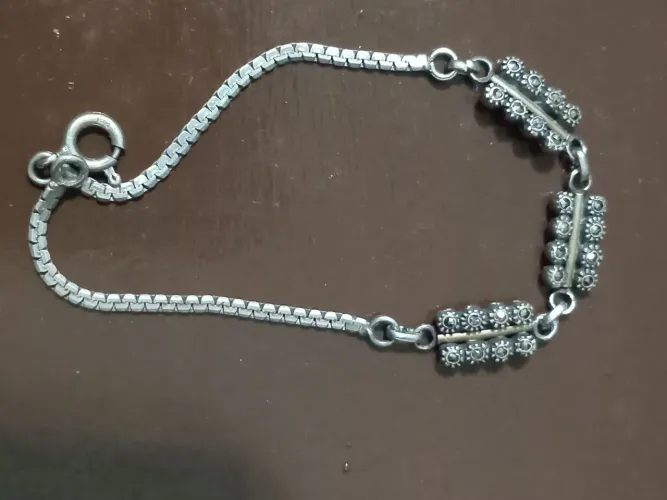 Pulseira prata com marcassita com detalhes co onix