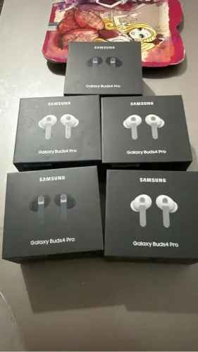 Galaxy Buds 4 Pro Novo na caixa! Preto/branco.