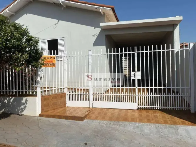 Casa com 3 dormitórios à venda, 141 m² por R$ 350.000,00 - Centro - Itapuí/SP