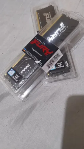 Memórias RAM 8GB Kingston Fury