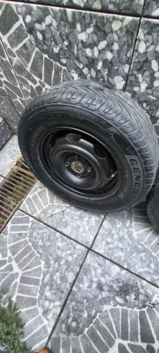 VENDO 4 RODAS DE FERRO ORIGINAIS COM PNEUS ARO 13 (CHEVROLET)