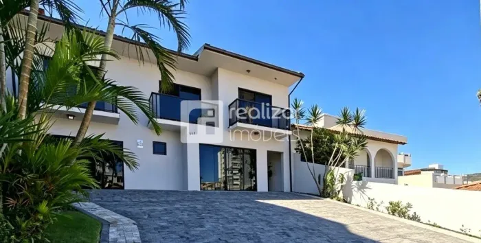 Casa 5 dormitórios bairro Capoeiras em Florianópolis