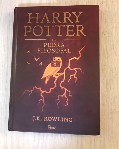 Harry Potter e a Pedra Filosofal J.K. Rowling | Capa dura