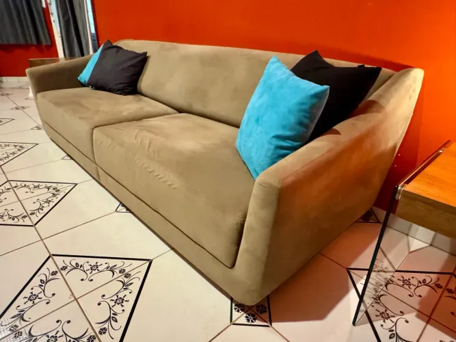 Sofá 4 lugares - Muito Conservado 