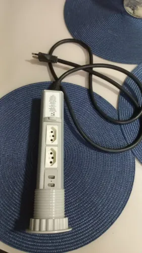 Torres de tomadas com USB 20 amperes 