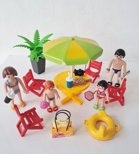 Playmobil Tema: Piscina Banho de Sol em Família