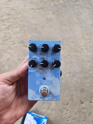 Pedal de reverb mini universe