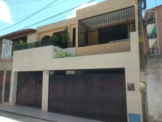Casa para venda tem 53 metros quadrados em Carlito Pamplona - Fortaleza - Ceará