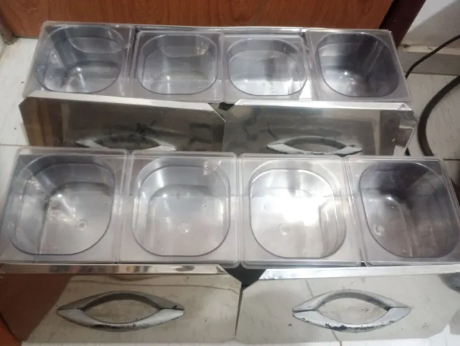 Forno para Pizza, Condimentadoras e uma Organizadora. 
