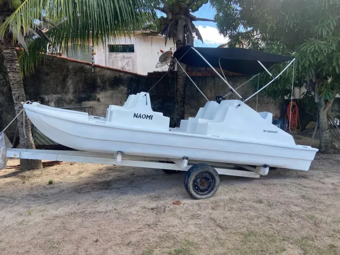 Lancha Super 8 e Motor de 25HP Yamaha