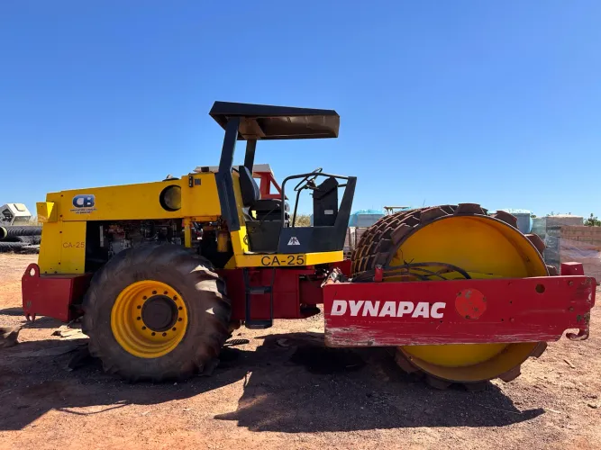 Rolo compactador Dynapac Ca25