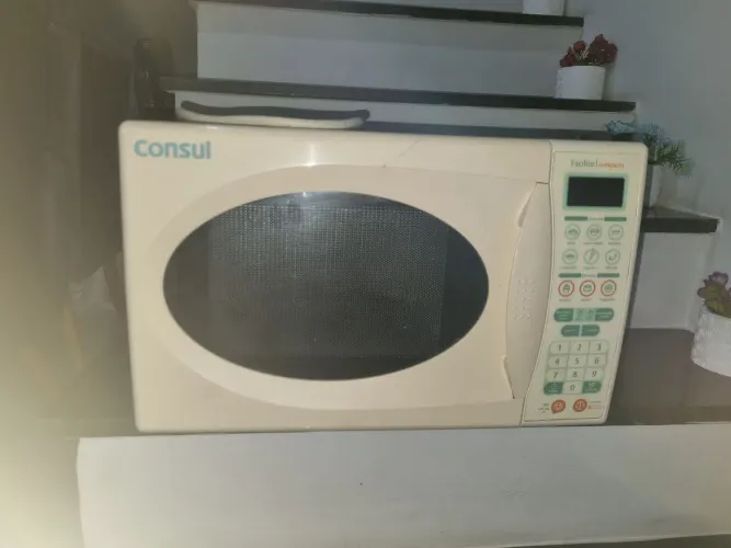 Vendo micro-ondas em perfeito estado.
