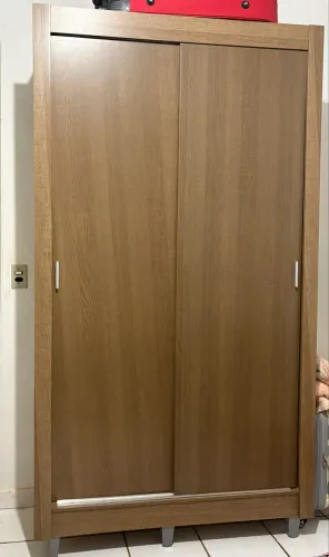 Vende-se guarda-roupa 2 portas de correr 