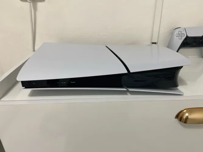 ? PS5 DIGITAL 1 TB + 2 CONTROLES