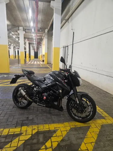 Suzuki GSX-S750