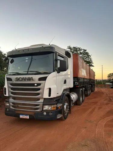 Conjunto Scania R440 e Bitrem 3x3