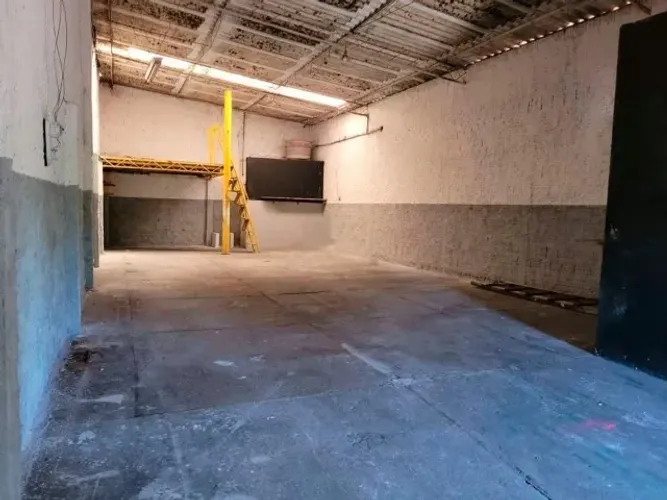 Barracão comercial com 150 M²