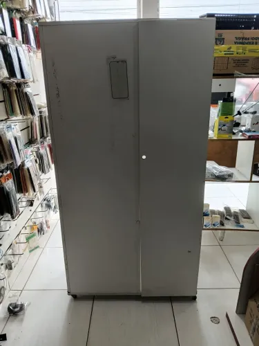 Armário vitine com rodinha WhatsApp *
