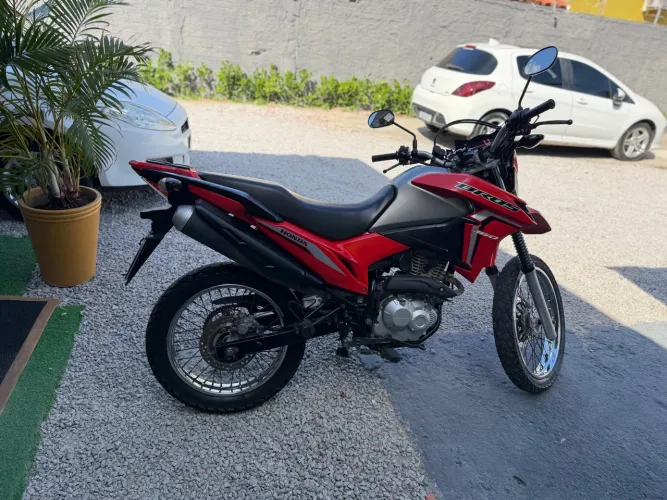 Honda Bros 2022 pra vender logo