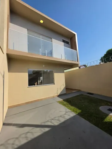 20 MIL DE ENTRADA !!! EXCELENTE SOBRADO NO SETOR RESIDENCIAL RECANTO DO BOSQUE GOIÂNIA-GO