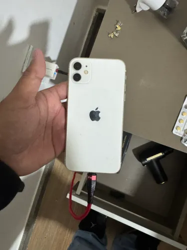 IPHONE 11 RETIRADA DE PEÇAS