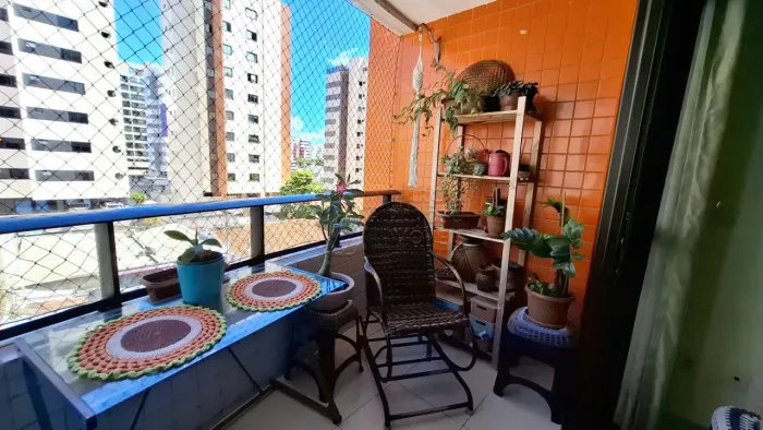 Apartamento com 3 Quartos e Varanda à venda na Ponta Verde