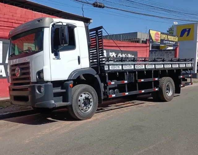 Caminhão VW Constelation 17.280 4x2 toco 2023
