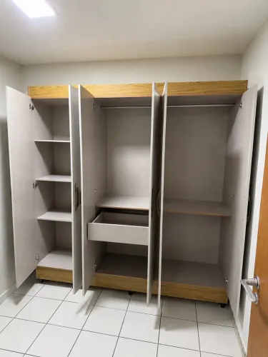 Guarda roupa no precinho!