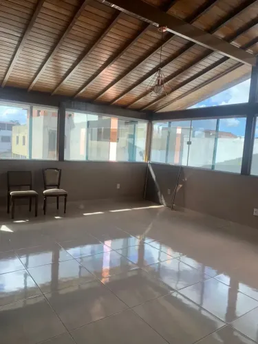 Linda casa com piscina 3 quartos 2 suítes