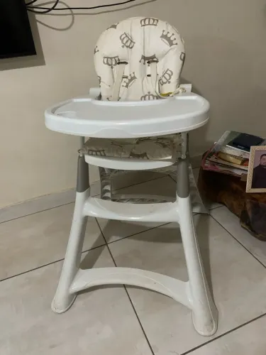 Vende-se cadeirinha de alimentação para bebê 