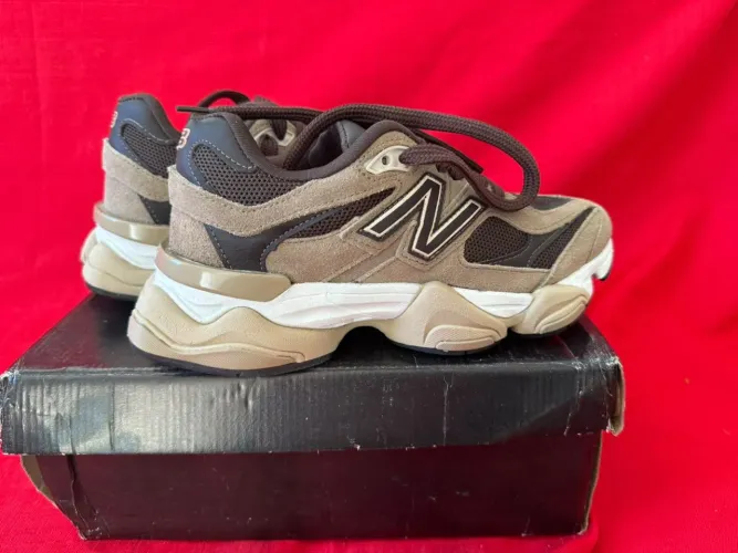 Tênis New Balance 9060 Marrom/Bege - 100% NOVO