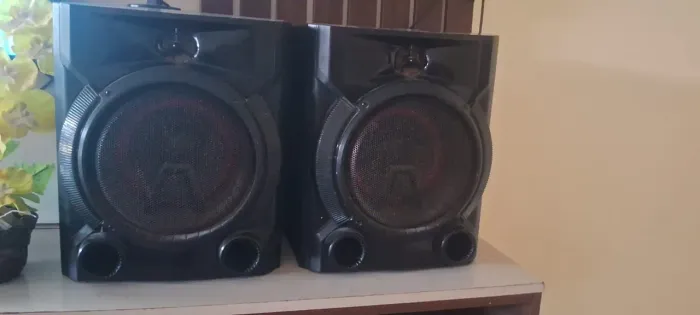 Vendo um som LG em bom estado de usado nunca foi aberto 