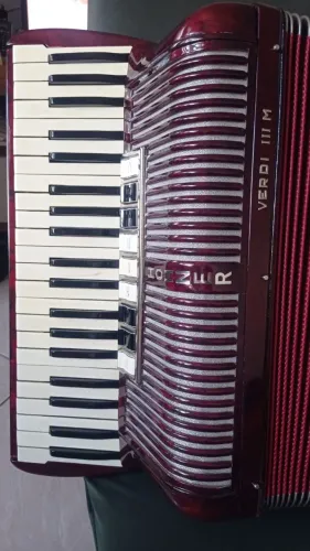 Acordeon Hohner 120 baixos