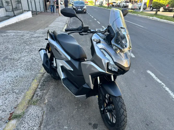 Honda ADV 160 1200km abaixo da Fipe