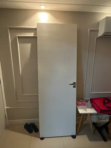 Portas 70x210 semi novas com fechaduras