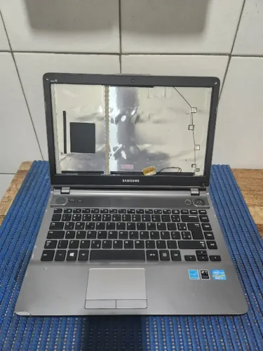 Notebook Samsung NP500P4C i7 - Carcaça completa - Placa Mãe precisa de Manutenção
