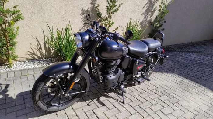 Royal Enfield Classic 350 24/25 - 9.500 km - Impecável
