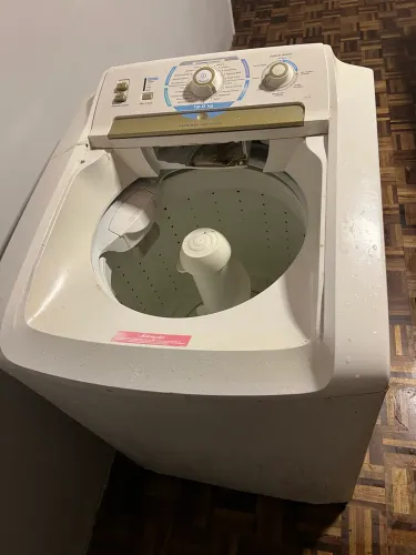 Máquina para retirada de peças 
