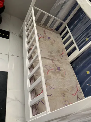 Cama modelo casinha infantil