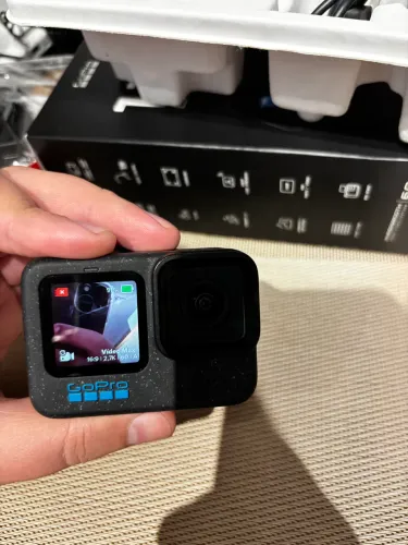 GoPro Hero 12 Black + case Ulanz + cartão de mem. 256g