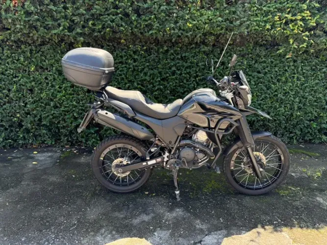 Yamaha Lander 250 ABS 2023 - Exclusiva Preta (Rodas sem Câmara + Acessórios)