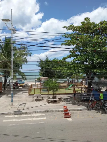 IINVISTA EM PARIPE PRÉDIO DE ESQUINA EM TUBARÃO FRENTE DE MAR