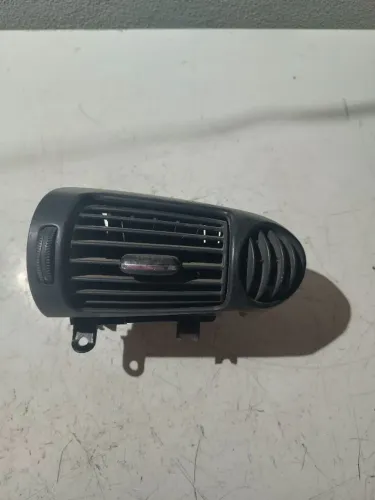 Difusor ar direito Mercedes clc 200 09/11 2038300254 c detalhe