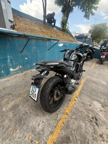Fz 15 preta 23/24