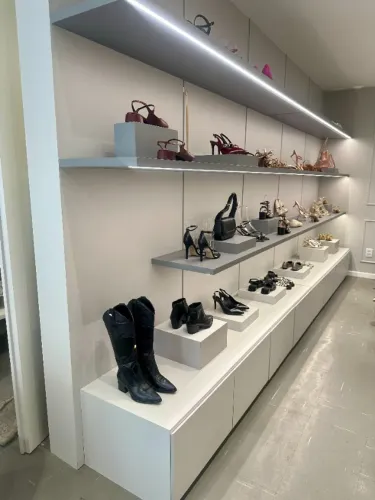 Prateleiras - Expositor Premium para Loja