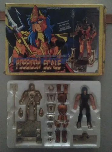 Boneco Action Figure Cavaleiros do Zodíaco ST Fighters - Posseidon