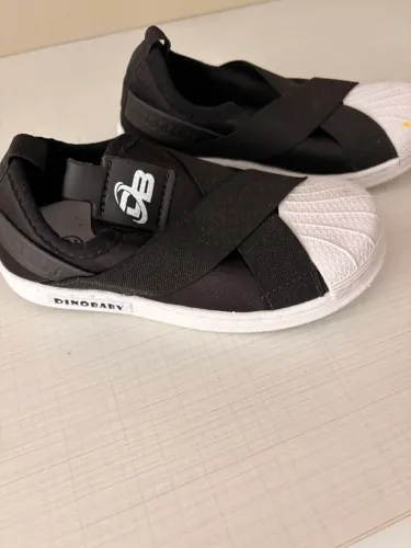 Tenis menino novo