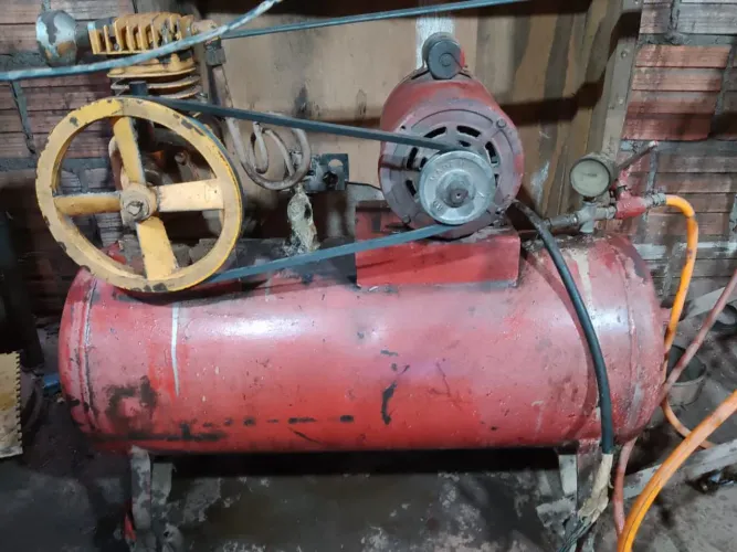 Vendo compressor de ar 150Libras